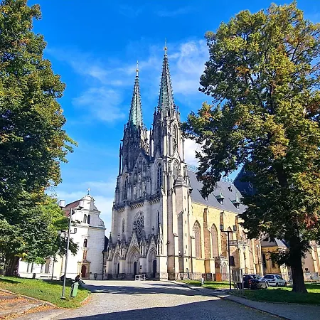 U Dómu Sv. Václava